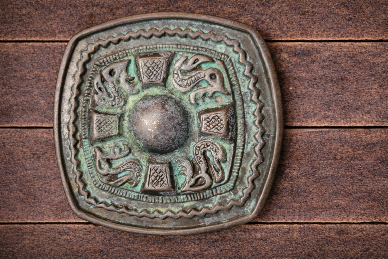 Vintage Celtic Shield Design Belt Buckle – Antiqued Brass-Tone Finish