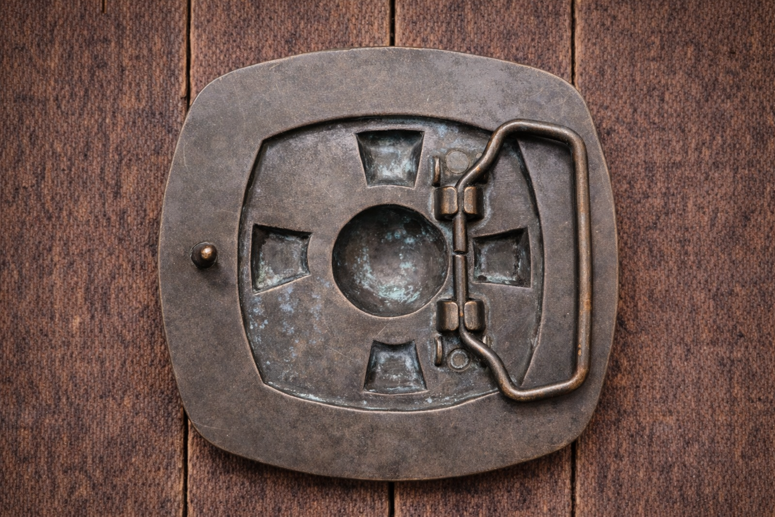 Vintage Celtic Shield Design Belt Buckle – Antiqued Brass-Tone Finish